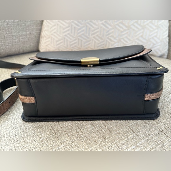 COPY - Coach Dreamer Shoulder Bag in Signatura Canvas - Picture 4 of 9